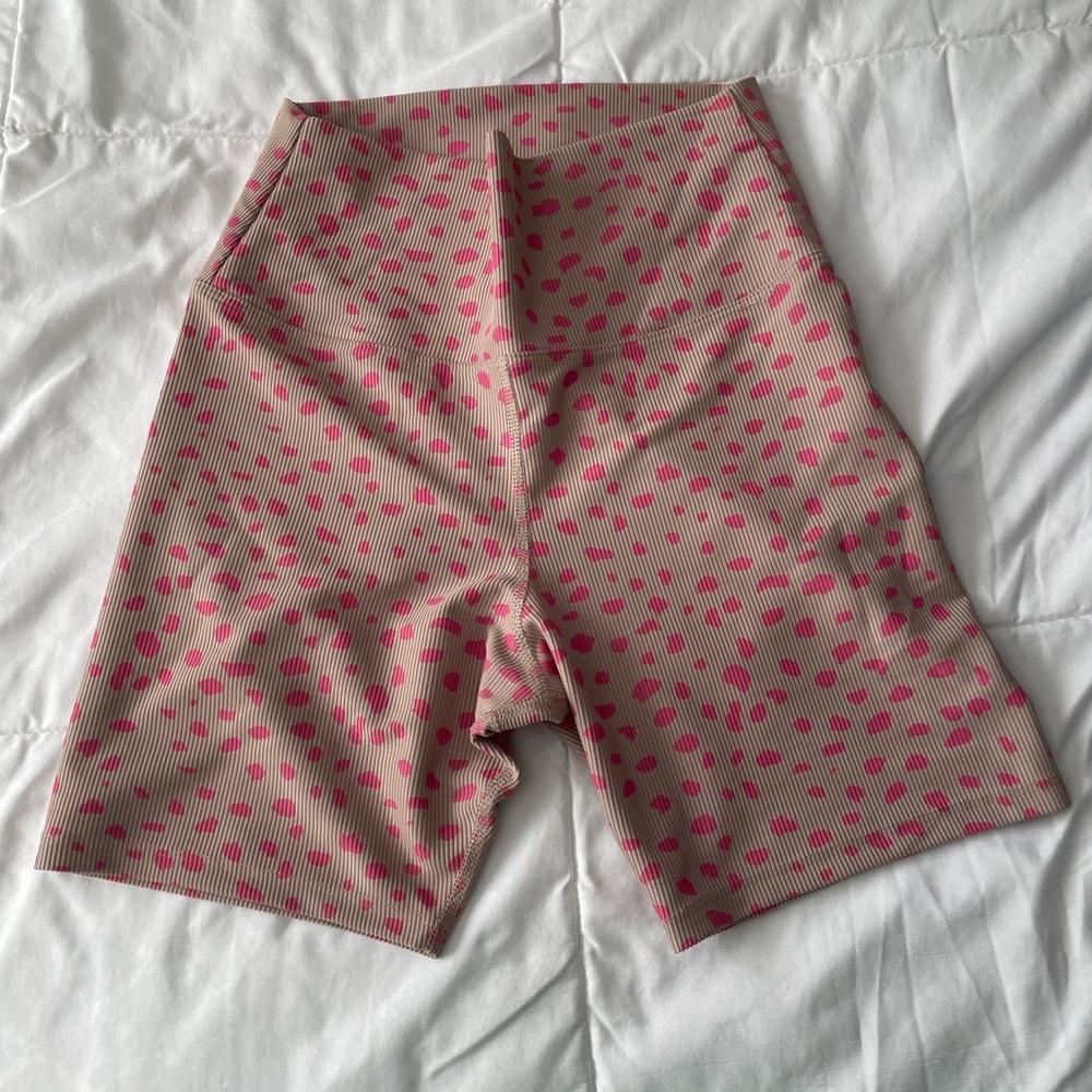 Beach Riot Leopard Patterned Bike Shorts - Picture 2 of 7